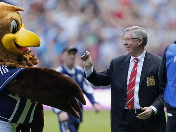 Sir Alex, bã kẹo cao su Sir Alex, đấu giá bã kẹo cao su Sir Alex, West Brom vs MU, trận cuối Sir Alex, 12 tỷ đồng, MU, Man United, Manchester United, Quỷ đỏ, kẹo cao su