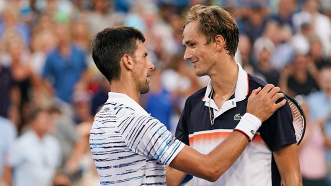 Kết quả ATP Finals 18/11, sáng 19/11: Djokovic thua sốc Medvedev, Zverev hạ Schwartzman