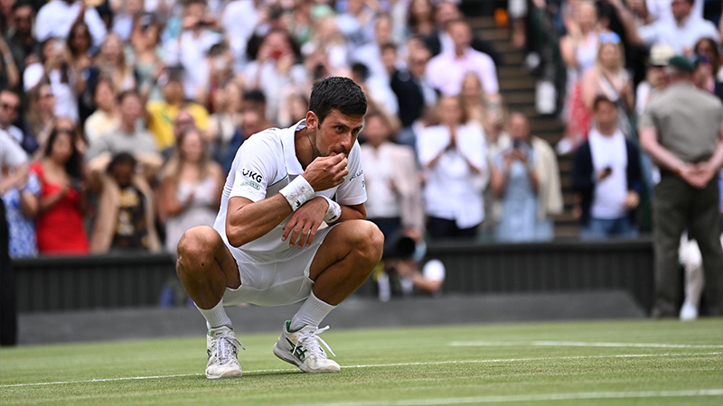 Lội ngược dòng trước Berrettini, Djokovic cân bằng kỷ lục Grand Slam