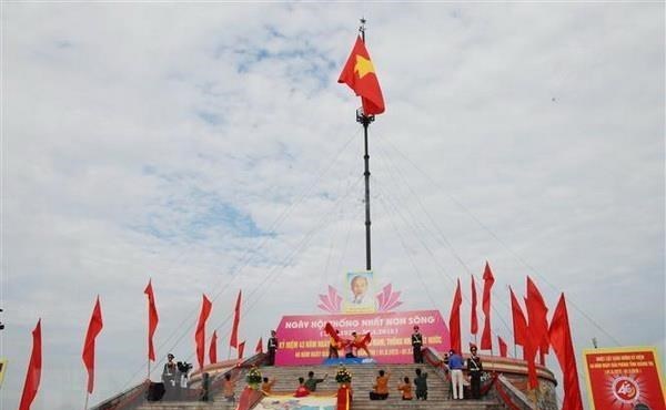 Long trọng tổ chức Lễ thượng cờ 'Thống nhất non sông' tại Quảng Trị