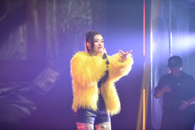 'King of Rap' tập 4: Á hậu Kiều Loan chất chơi với rap, Chị Cả dẫn đầu lượt 'like'