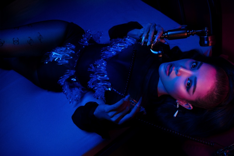 Phương Trinh Jolie tung MV mới 'Khi nào anh ghé chơi' với tạo hình 'đốt mắt'