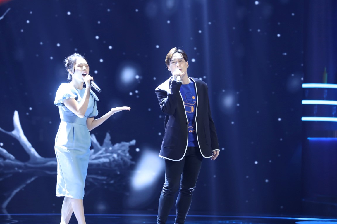 'Bài hát đầu tiên': Khánh Phương cùng Hương Ly song ca 'Chiếc khăn gió ấm'