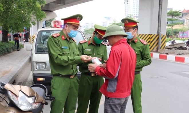 Xử lý nghiêm hành vi chống người thi hành công vụ phòng, chống dịch 