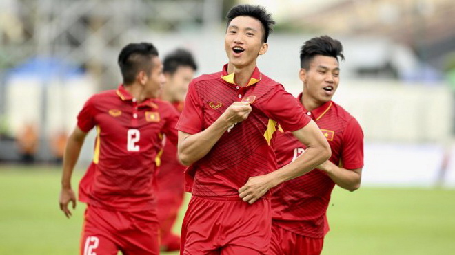 Đoàn Văn Hậu trở thành cầu thủ trẻ thứ hai trong lịch sử khoác áo tuyển Việt Nam