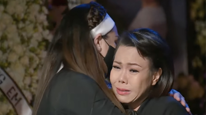 Việt Hương khóc nghẹn trong tang lễ Phi Nhung và di nguyện cuối của cố ca sĩ