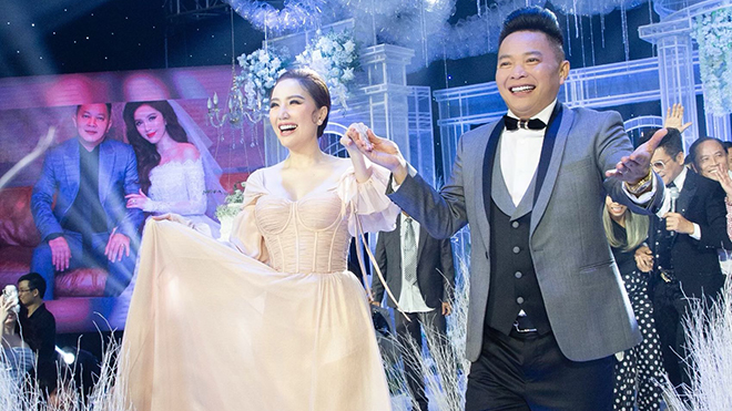 Quang Vinh dìu Bảo Thy catwalk tưng bừng trong tiệc cưới, chú rể cũng hào hứng tham gia
