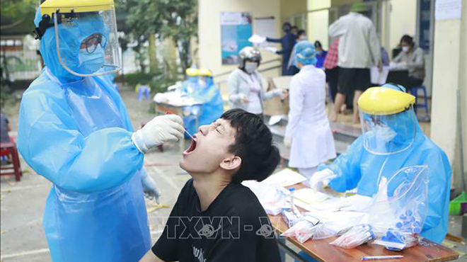 Thành phố Hồ Chí Minh: Khẩn trương điều tra dịch tễ và lấy mẫu xét nghiệm Covid-19 cho hơn 3.500 công nhân 