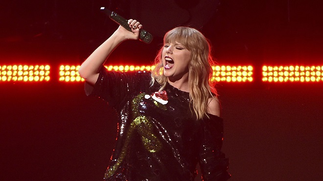 Taylor Swift đầu quân cho Universal với hợp đồng khoảng 200 triệu USD