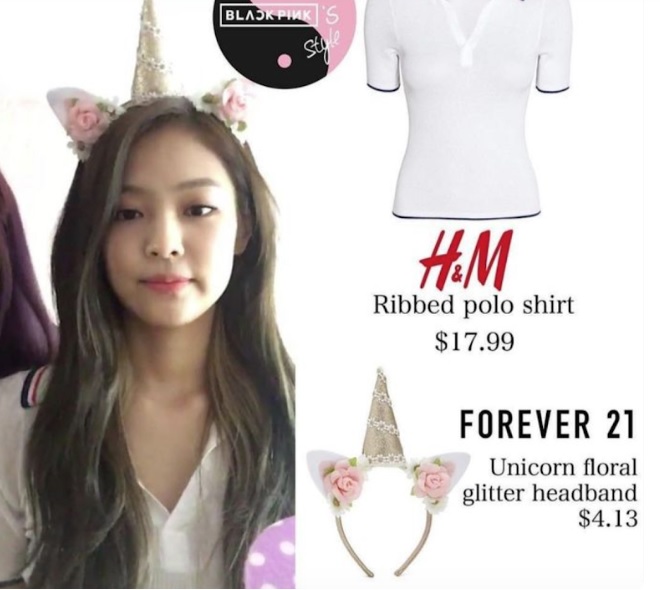​  Thần thái ngôi sao "chấp" cả áo 42.000 won (khoảng 35 USD)  ​
