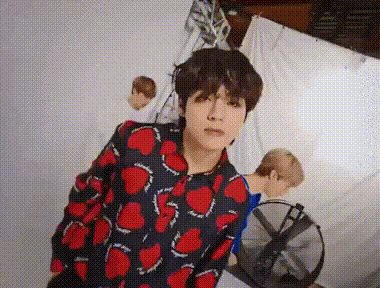 BTS, V, V BTS, Jungkook, Jungkook BTS, V Jungkook kết hợp, V Jungkook BTS kết hợp, V Jungkook ăn ý, V BTS clip, V Jungkook BTS video, V Jungkook BTS sinh đôi, video V BTS