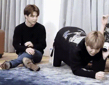 BTS, Suga, Suga BTS, Jimin, Jimin BTS, Suga Jimin, Jimin Suga, Suga Jimin BTS, Jimin Suga BTS, Jimin Suga tương tác, Suga Jimin troll, khoảnh khắc hay BTS