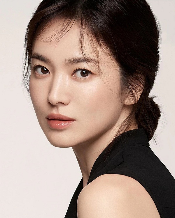 Squid Game, Song Hye Kyo, Jung Ho Yeon, Jung Ho Yeon Squid Game, Jung Ho Yeon trò chơi con mực, Squid Game Jung Ho Yeon, Lee Sung Kyung, Jung Ho Yeon Instagram