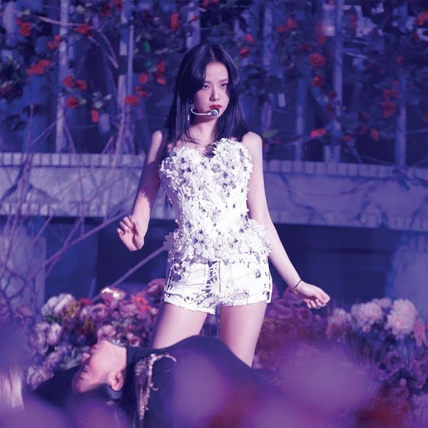 Blackpink, Jisoo, Jisoo Blackpink, Blackpink Jisoo, corset Jisoo, Jisoo mặc corset, Jisoo gợi cảm, chị cả Blackpink, Rose, Lisa, Jennie, Rose Blackpink, Lisa Blackpink