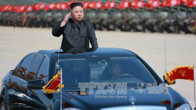 Lo bị ám sát, ông Kim Jong-un tăng súng trường, xe thiết giáp... để bảo vệ
