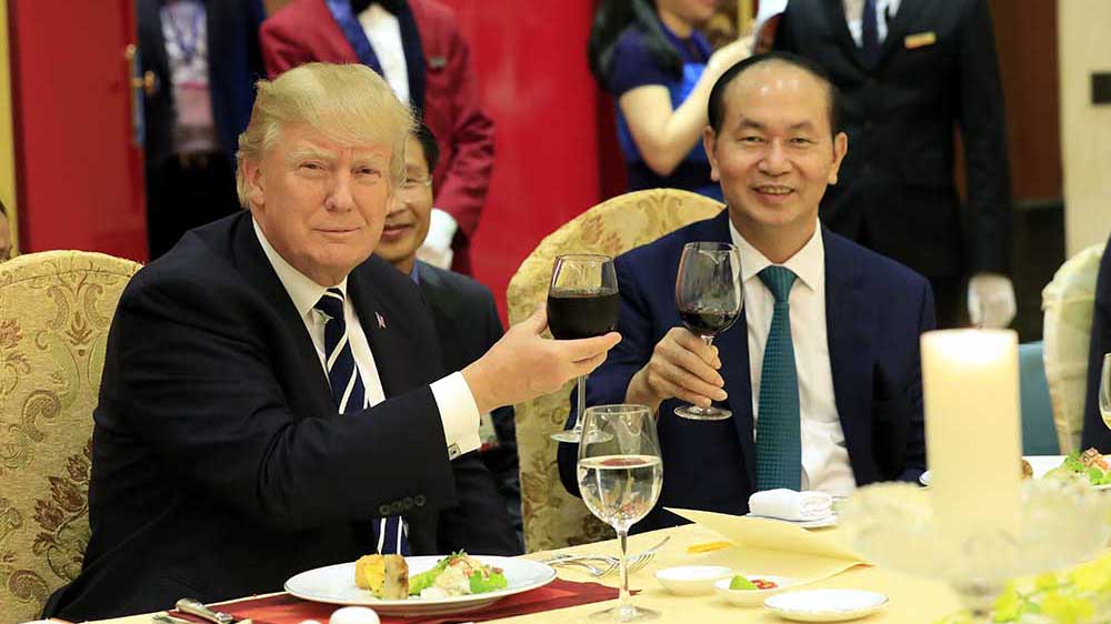 Toàn cảnh Chủ tịch nước Trần Đại Quang chủ trì Quốc yến chào mừng Tổng thống Donald Trump