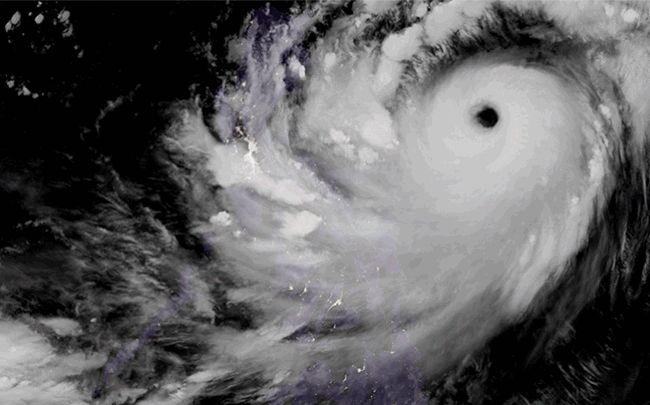 Tin bão khẩn cấp: Chiều 15/9, siêu bão Manbgkhut giật trên cấp 17 đổ bộ Biển Đông