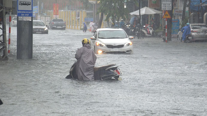 Cập nhật tình hình mưa lũ, thời tiết miền Trung: Lũ từ Quảng Bình đến Phú Yên lên trở lại