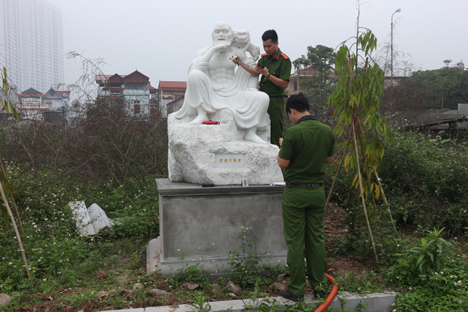 Tượng La Hán, La Hán, Tượng Phật, Chùa Khánh Long, Đông Anh, Đập tượng, phá tượng la hán, phá tượng phật, đập tượng la hán, chùa khánh long hà nội, chùa Đông Anh Hà Nội