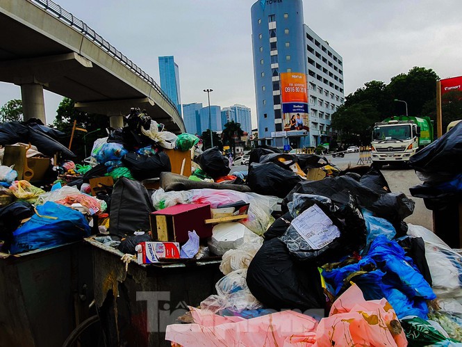 Xe đã có thể vận chuyển rác vào khu liên hiệp xử lý chất thải Nam Sơn, Hà Nội