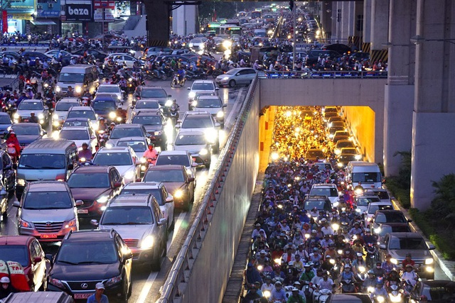Hà Nội thực hiện đồng bộ hàng loạt giải pháp giảm ùn tắc giao thông