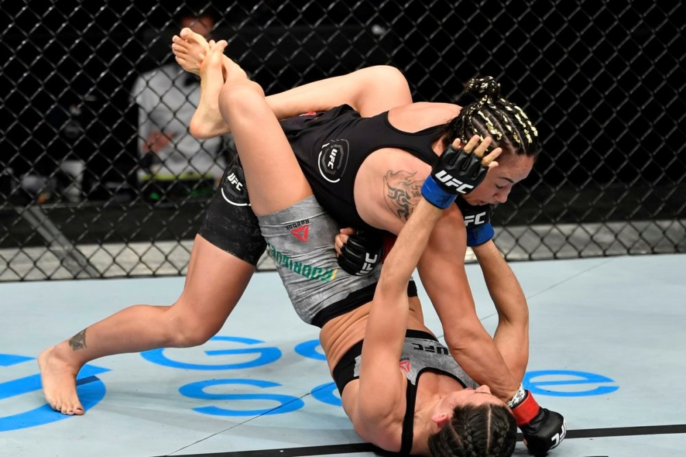 Tranh đai UFC, Carla Esparza nói lời thẳng thắn về Marina Rodriguez