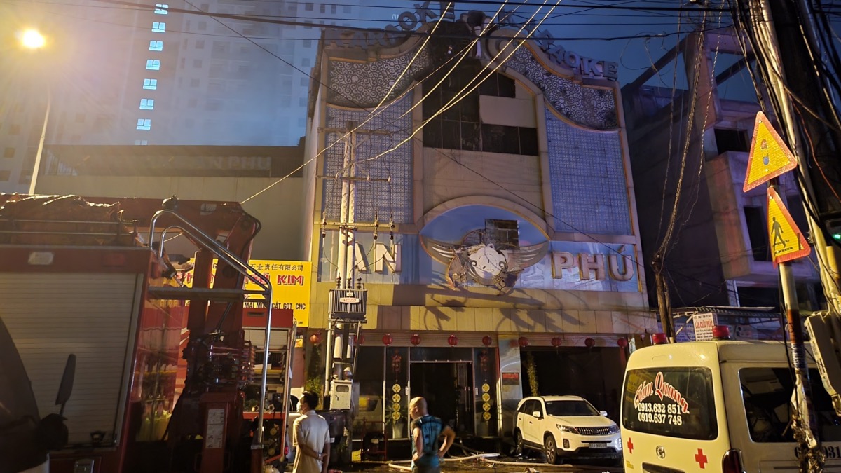 Vụ cháy tại quán Karaoke ở Bình Dương: Đã tìm thấy 12 thi thể  