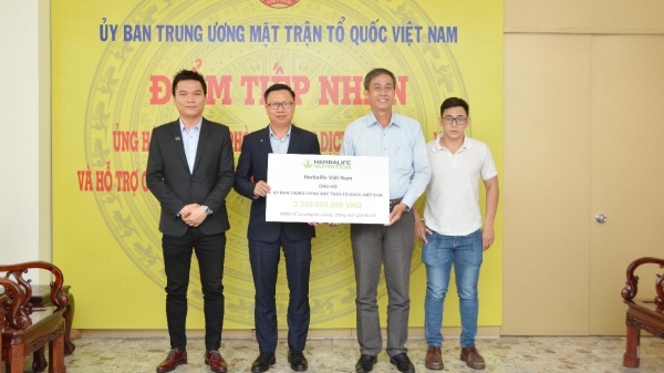 Herbalife Việt Nam đóng góp hơn 3,7 tỷ đồng phòng chống dịch COVID-19