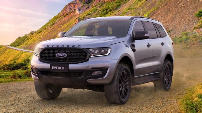 Ford Everest Sport 2021 đậm chất thể thao giá 1 tỷ 112 triệu đồng