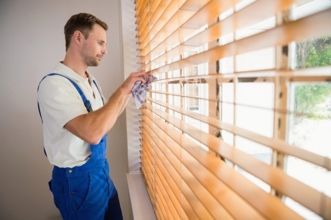 Hướng dẫn vệ sinh rèm gỗ đơn giản, đúng cách, sạch như mới cùng GIDIVI