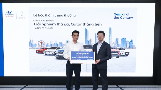 Lái thử Hyundai 3 khách hàng Việt Nam trúng giải đi xem Chung kết bóng đá