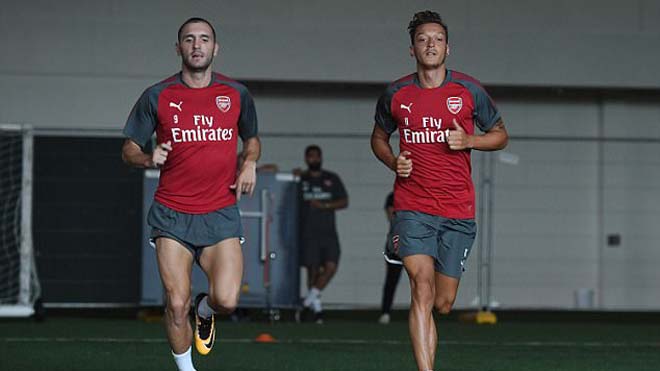 Lucas Perez: ‘Tôi bị Wenger lừa dối. Ông ta tước số áo của tôi mà không hỏi trước'