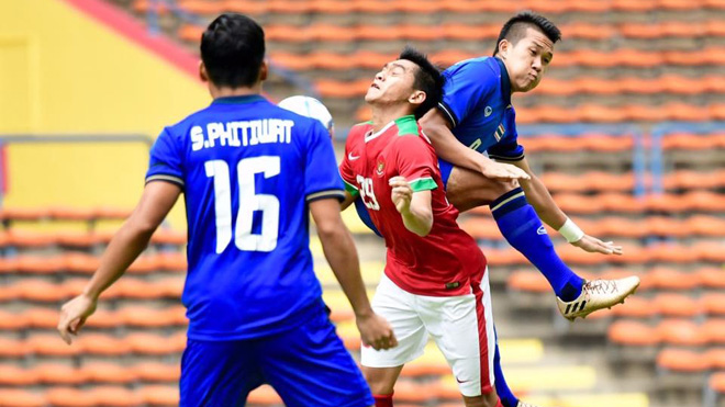 Thái Lan bị Indonesia cầm chân 1-1, U22 Việt Nam lên đầu bảng