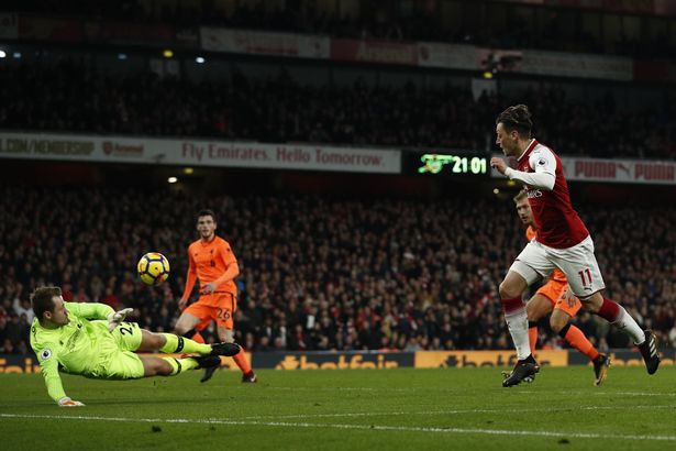 Video clip Arsenal ghi 3 bàn trong 5 phút trước Liverpool