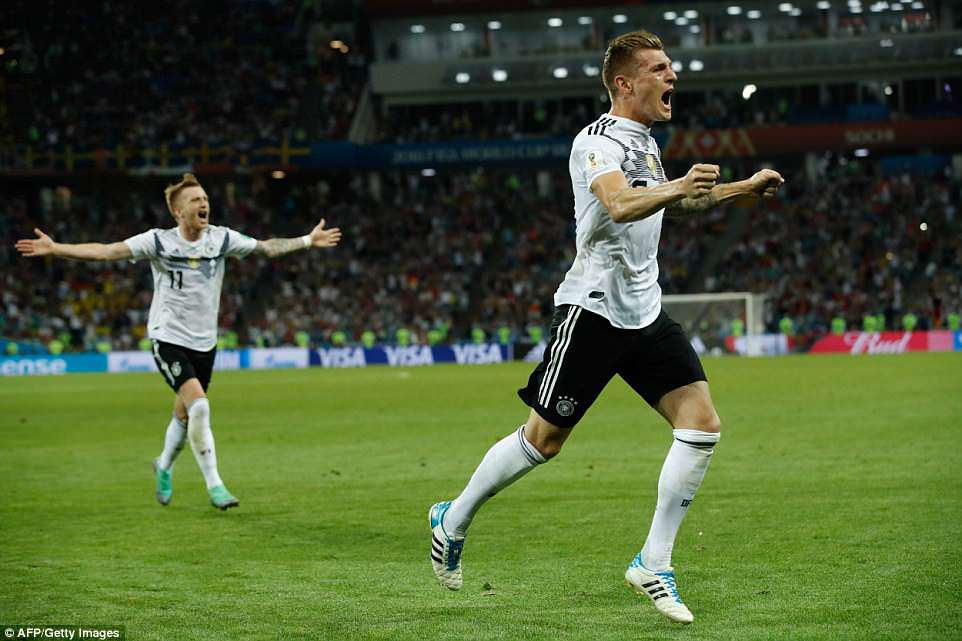 Video clip bàn thắng Đức 2-1 Thụy Điển: Toni Kroos cứu rỗi ĐKVĐ