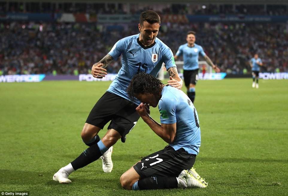 Video clip bàn thắng Uruguay 2-1 Bồ Đào Nha: Cavani che mờ Ronaldo