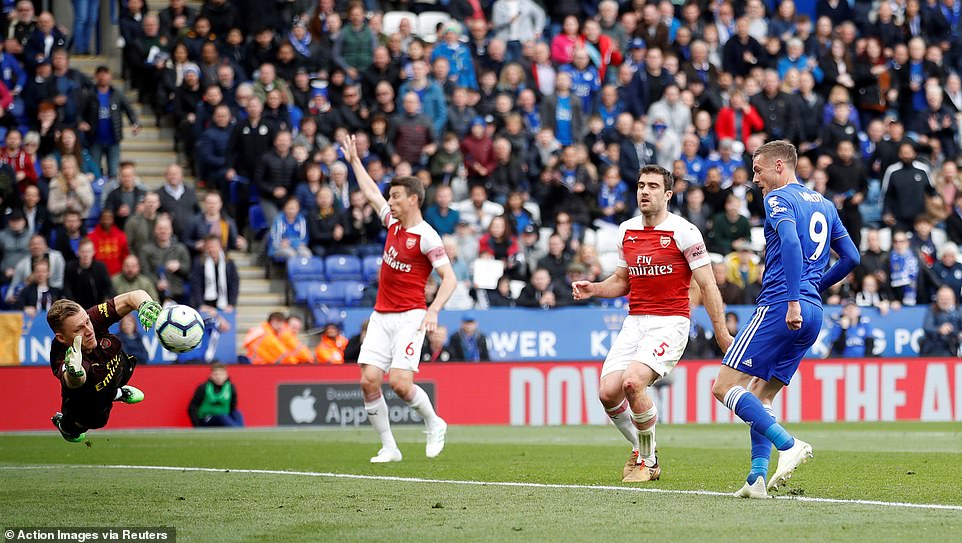 VIDEO bàn thắng Leicester 3-0 Arsenal: Vardy trừng phạt 'Pháo thủ'