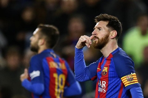Messi thực hiện kiểu "Gọi điện thoại"