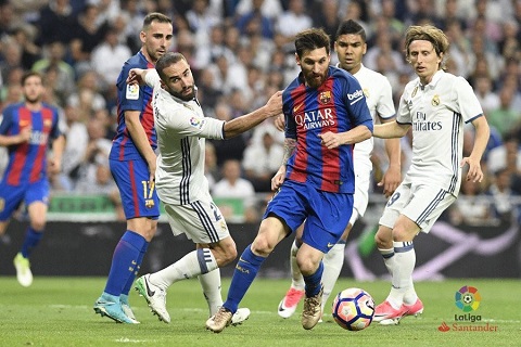 Messi "nhảy múa" trước hàng phòng ngự Real Madrid