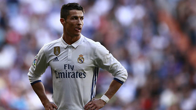 TRANH CÃI: Real Madrid bị 'cướp' một quả phạt đền?