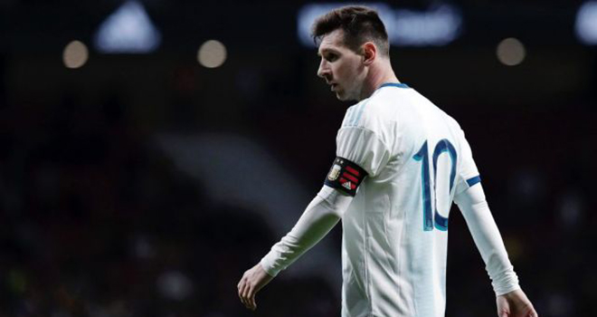 Messi chấn thương, nhiều khả năng không thể ra sân ở trận gặp MU