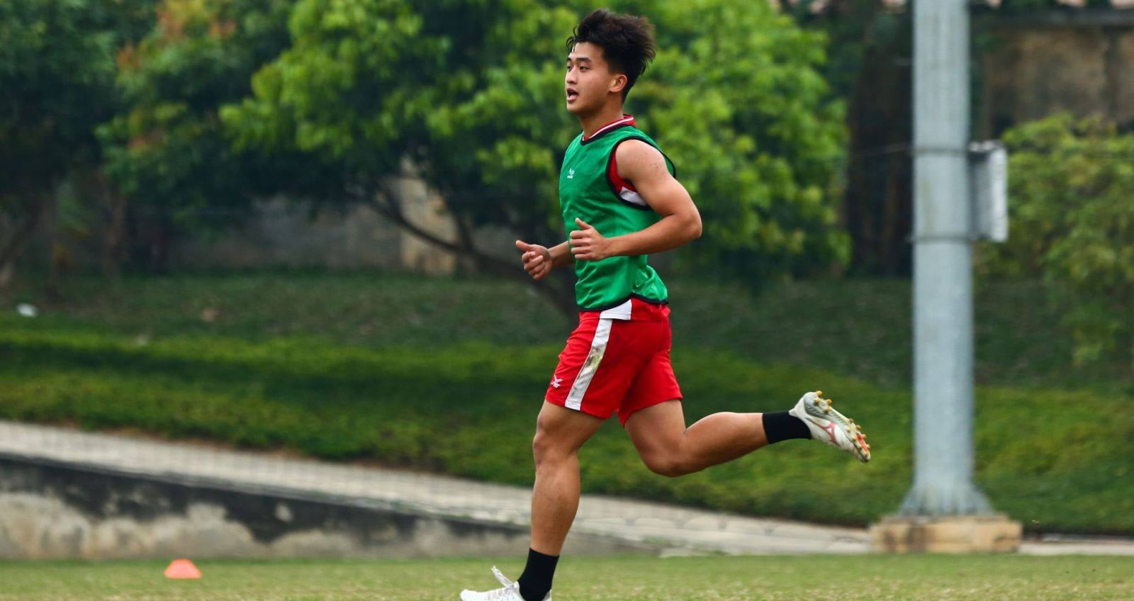 Văn Triền, Danh Trung, Văn Triền và Danh Trung sang Nhật, Sài Gòn FC, Ryukyu fc, j-lEAGUE 2, V-League, kết quả bóng đá, lịch thi đấu bóng đá hôm nay