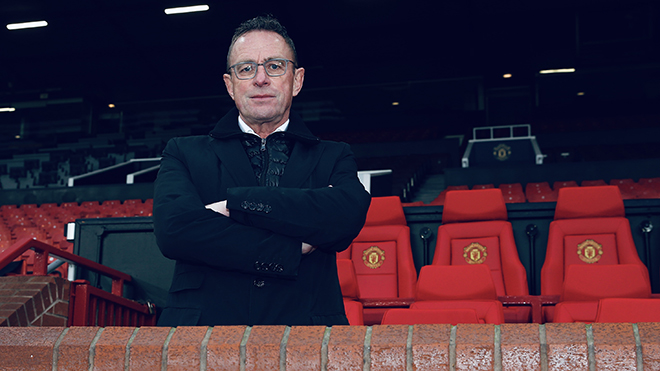 Rangnick ra mắt MU, tiết lộ cuộc điện thoại 1,5 tiếng với Ole Solskjaer