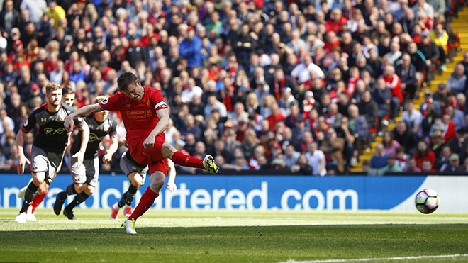 James Milner đá hỏng 11m sau 8 năm, Liverpool mất quyền tự quyết vào Top 4