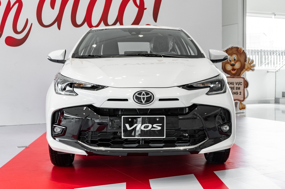 Toyota Vios 2023 chốt giá từ 479 triệu đồng tại Việt Nam: Thêm trang bị nhưng rẻ hơn, bản base hạ giá còn gần ngang Accent - Ảnh 1.