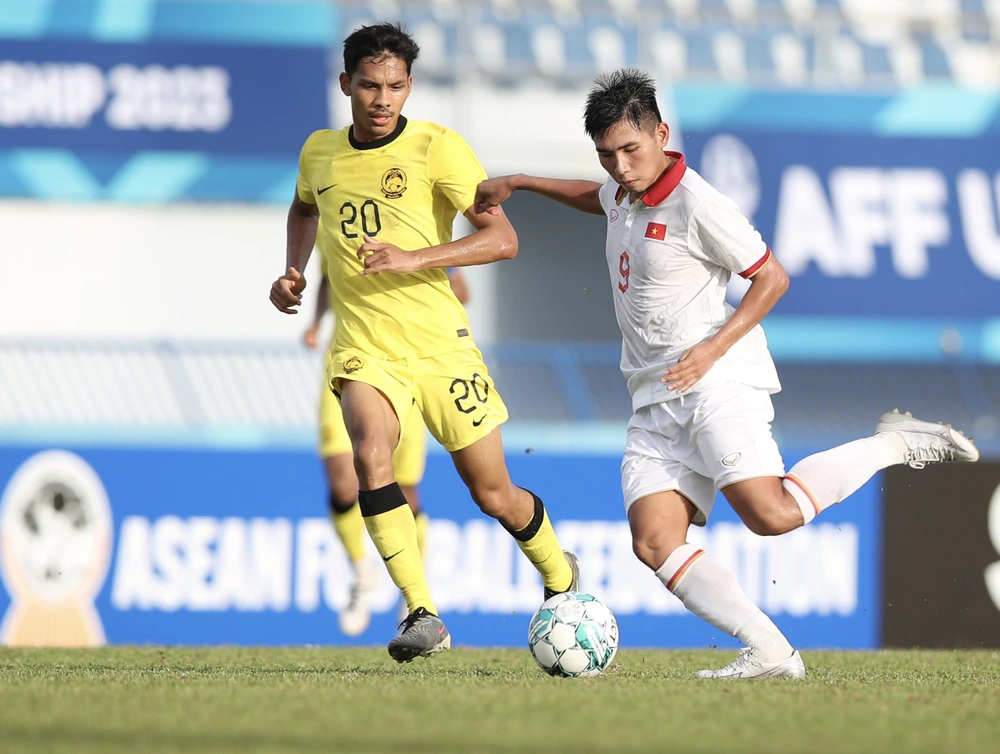 HLV Kim Sang Sik gọi, Vua phá lưới U23 Đông Nam Á lập tức trả lời  - Ảnh 1.