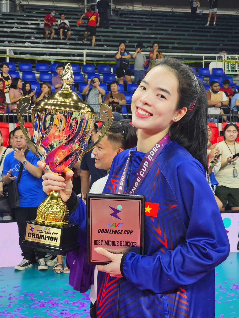 Lê Thanh Thúy vô địch AVC Challenge Cup 2024 cùng tuyển Việt Nam và đoạt giải &quot;Phụ công xuất sắc nhất&quot;