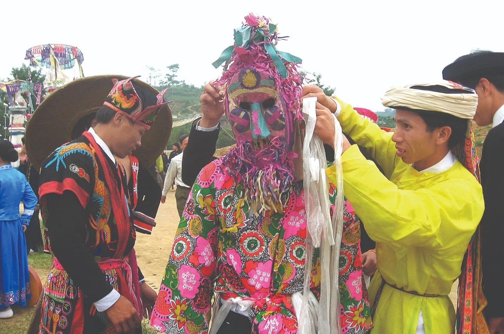 "Kinh tế di sản" trong xây dựng "Công nghiệp văn hóa" (kỳ 4& hết): Không "hy sinh" di sản để phát triển kinh tế - Ảnh 2. "Kinh tế di sản" trong xây dựng "Công nghiệp văn hóa" (kỳ 4& hết): Không "hy sinh" di sản để phát triển kinh tế - Ảnh 2.