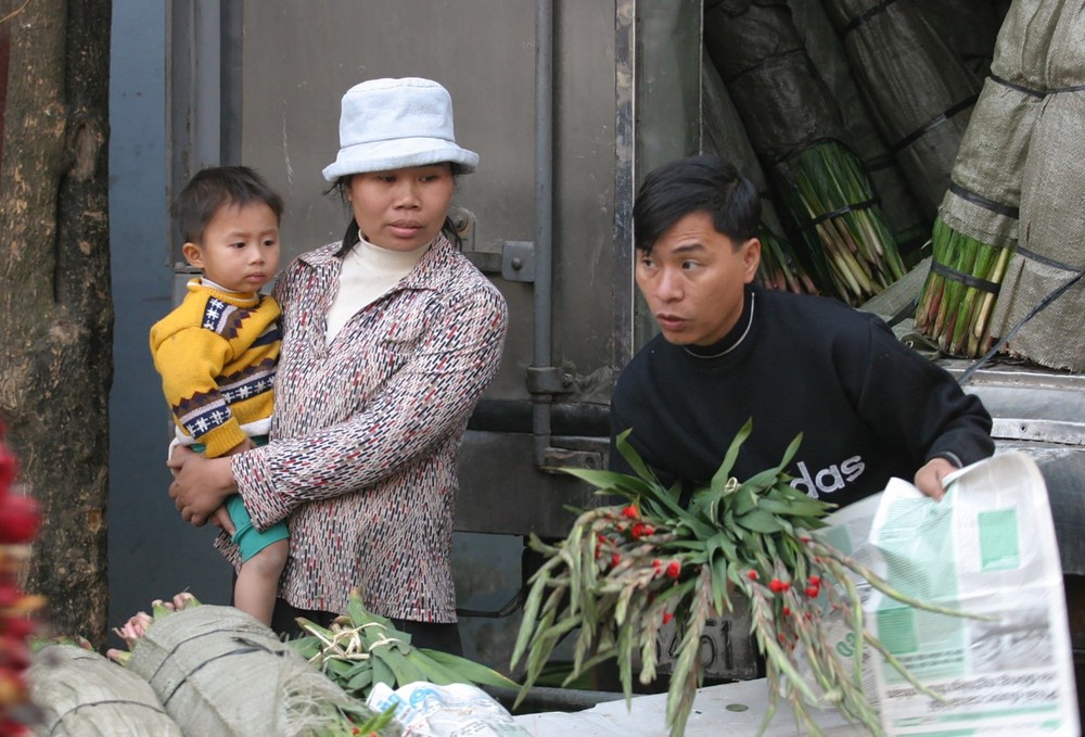 Cuộc sống sau ống kính: Hoa Tết làng tôi - Ảnh 4.