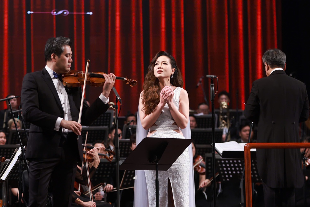 Hà Nội Concert – Hòa nhạc năm mới 2025: Dấu ấn của soprano Bảo Yến với aria &quot;Quel guardo il cavaliere&quot; - Ảnh 2.